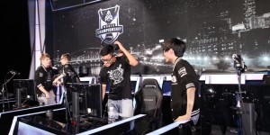 BLG战队逆袭T1夺冠：2025年全球总决赛见证LPL赛区荣耀时刻